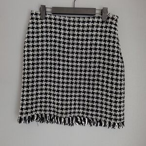 Sandra King black and white skirt size 8 15x19